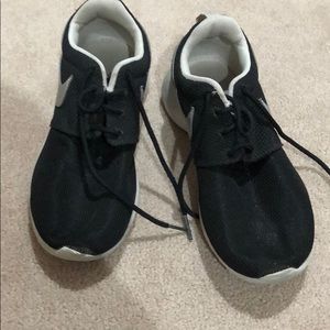 Nike Black running shoes. Size kids 3.5